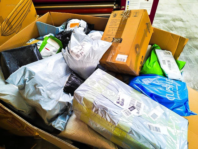 Pallet postpakketten 143 kg - afbeelding 2 van  12