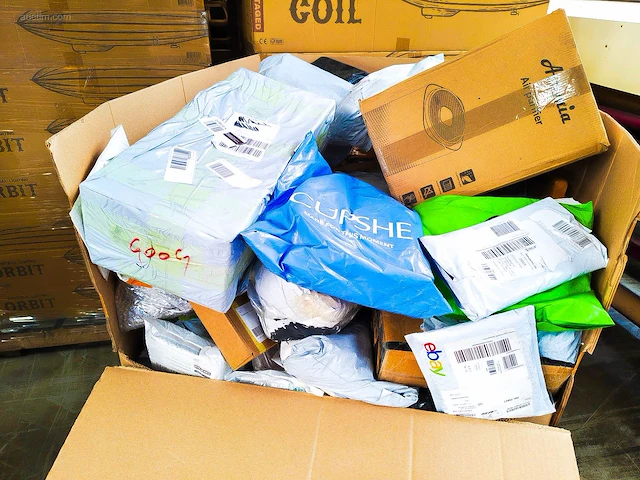 Pallet postpakketten 143 kg - afbeelding 3 van  12