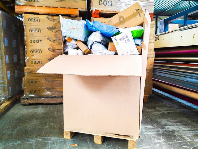 Pallet postpakketten 143 kg - afbeelding 4 van  12