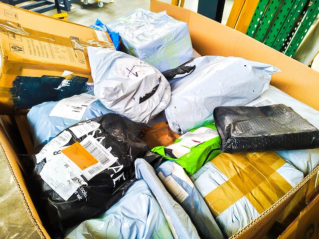 Pallet postpakketten 143 kg - afbeelding 9 van  12