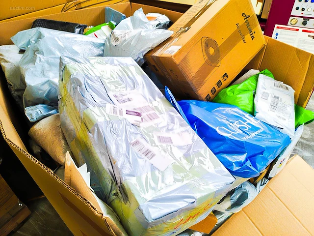 Pallet postpakketten 143 kg - afbeelding 10 van  12