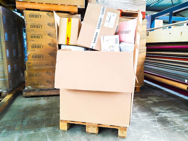 Pallet postpakketten 149 kg - afbeelding 3 van  11