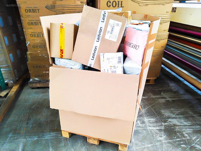 Pallet postpakketten 149 kg - afbeelding 1 van  11