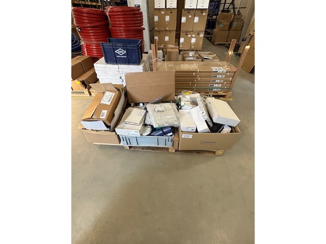 Pallet retouren, vaillant en itho daalderop - afbeelding 1 van  12