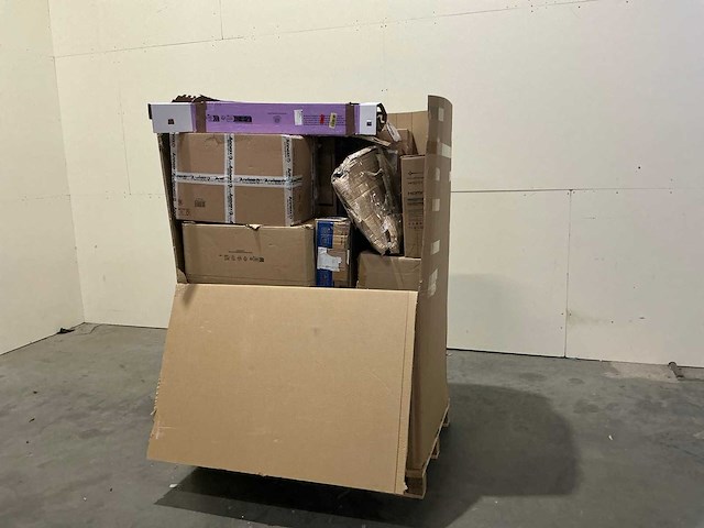 Pallet retourgoederen - pc / monitoren - 14 artikelen - afbeelding 1 van  7