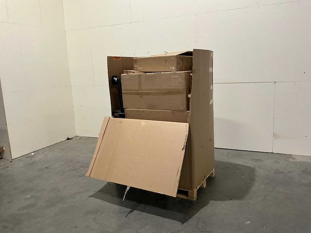 Pallet retourgoederen - pc / monitoren - 19 items - afbeelding 1 van  5
