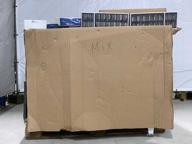 Pallet retourgoederen - afbeelding 8 van  9