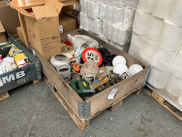 Pallet retourgoederen - afbeelding 1 van  8