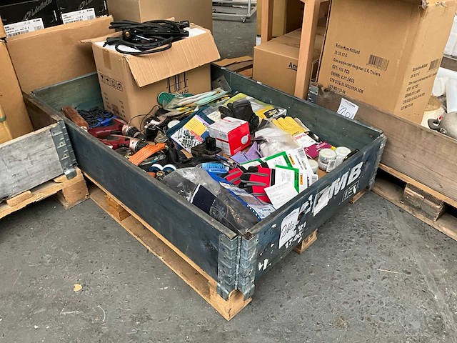 Pallet retourgoederen - afbeelding 1 van  6