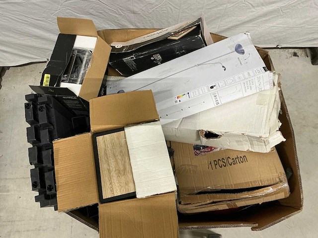 Pallet retourgoederen - afbeelding 1 van  7