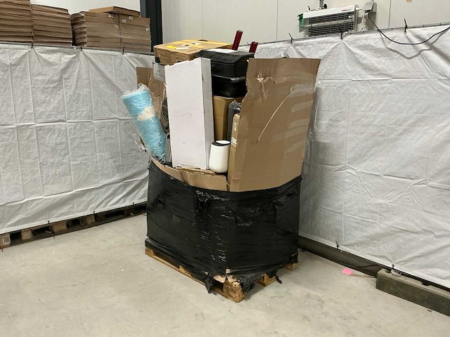 Pallet retourgoederen - afbeelding 2 van  7