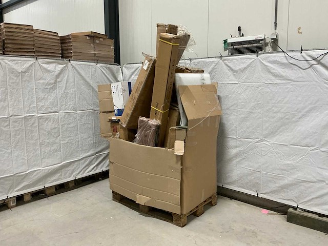 Pallet retourgoederen - afbeelding 2 van  9