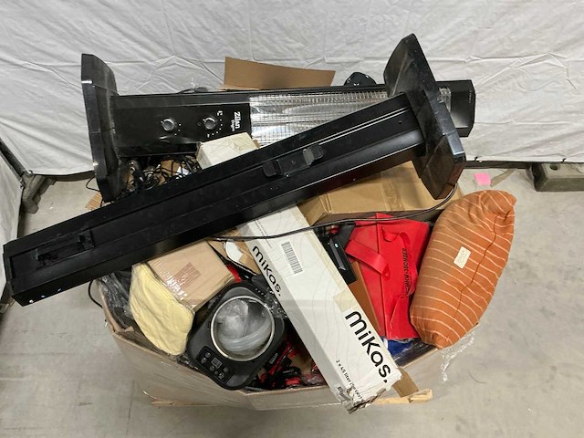 Pallet retourgoederen - afbeelding 1 van  8