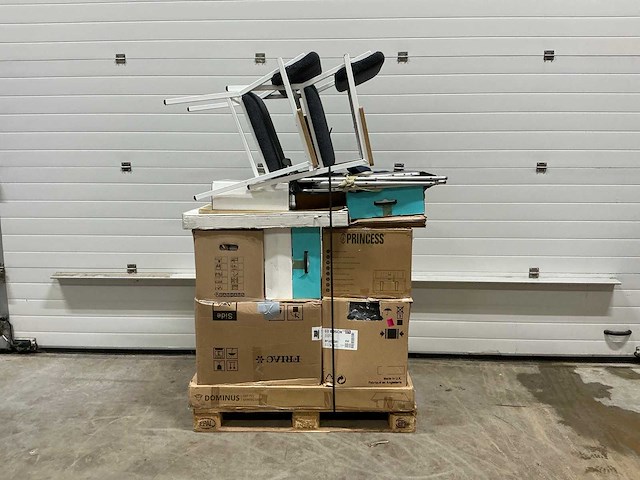 Pallet retourgoederen - afbeelding 1 van  5