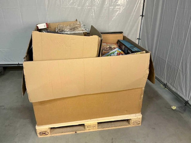 Pallet retourgoederen - afbeelding 1 van  9