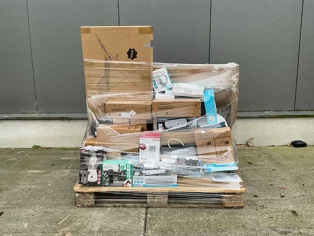 Pallet retourgoederen - afbeelding 1 van  7