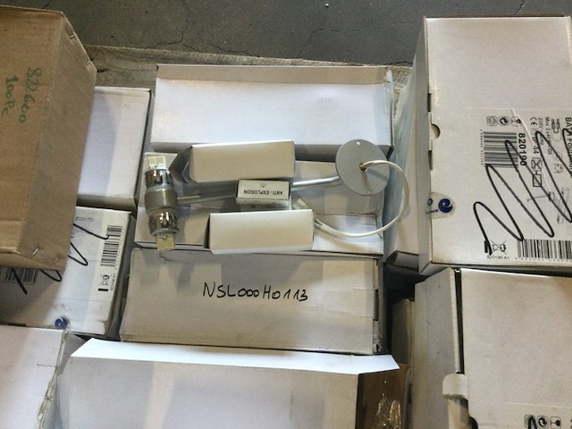 Pallet sanitair lampen + douchekoppen - afbeelding 5 van  8