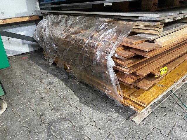 Pallet schuttingdelen bruin gecoat 180x180cm (9x) - afbeelding 2 van  2