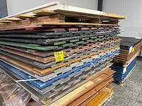 Pallet schuttingdelen diverse kleuren 180x180cm (11x) - afbeelding 1 van  2