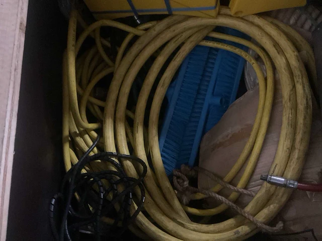 Pallet slangen & schoonmaak benodigdheden - afbeelding 7 van  8