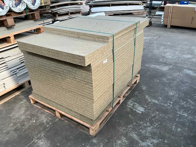 Pallet spaanplaten - afbeelding 1 van  2