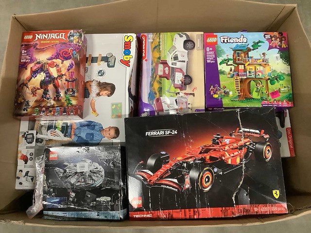 Pallet speelgoed met o.a lego en smoby - afbeelding 1 van  9