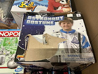 Pallet speelgoed met o.a playmobil, monoploy en barbie - afbeelding 5 van  10