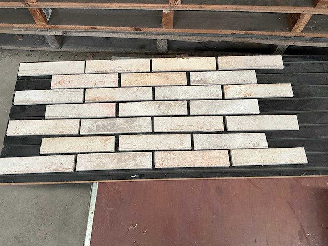Pallet steenstrips (14x) - afbeelding 1 van  3