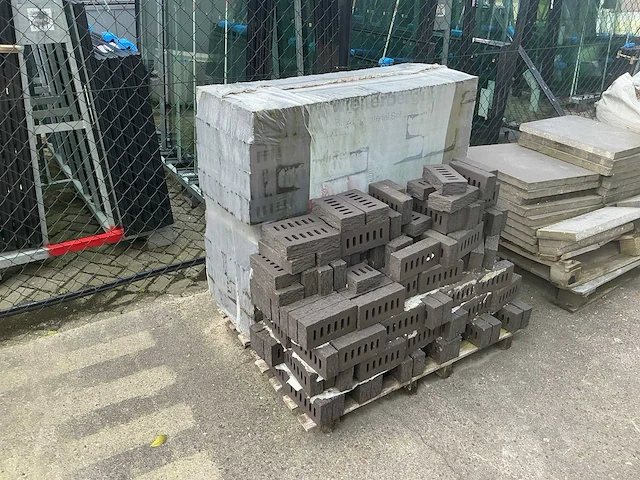 Pallet stenen,grind & bakstenen (8x) - afbeelding 9 van  14