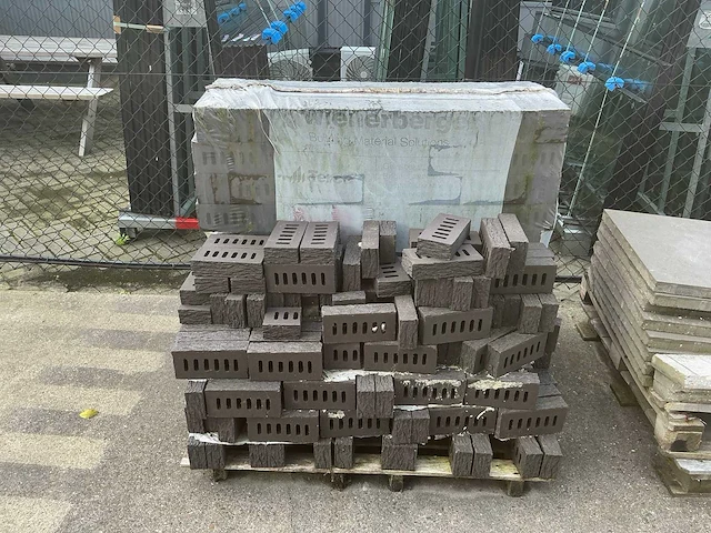 Pallet stenen,grind & bakstenen (8x) - afbeelding 10 van  14