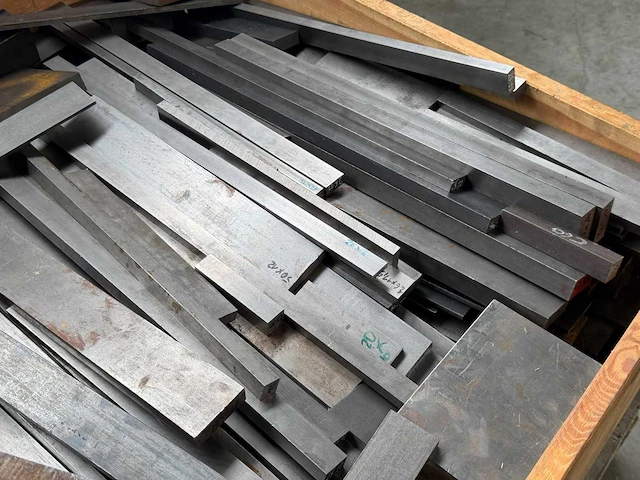 Pallet strip/plat massief materiaal - afbeelding 2 van  4