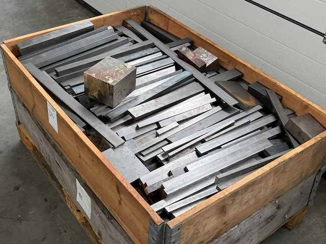 Pallet strip/plat massief materiaal - afbeelding 4 van  4
