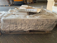 Pallet tegels - magazijnopruiming - afbeelding 1 van  2