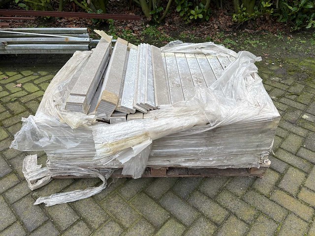 Pallet tegels - afbeelding 1 van  2
