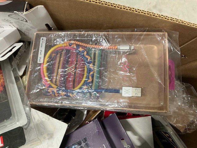 Pallet telefoon-accessoires - afbeelding 9 van  9