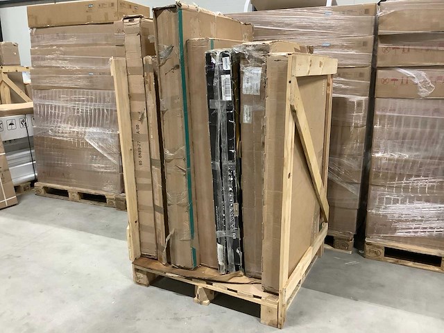 Pallet televisie - 7 items - afbeelding 1 van  7