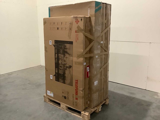 Pallet televisies retourgoederen - 4 items - afbeelding 1 van  7