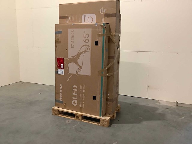Pallet televisies retourgoederen - 4 items - afbeelding 1 van  8