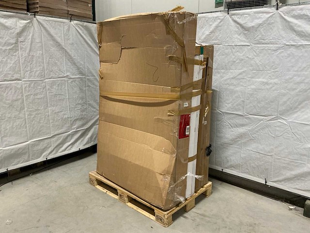 Pallet televisies retourgoederen - 4 items - afbeelding 1 van  8