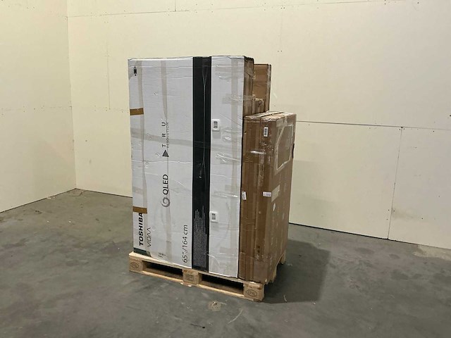 Pallet televisies retourgoederen - 7 items - afbeelding 1 van  8