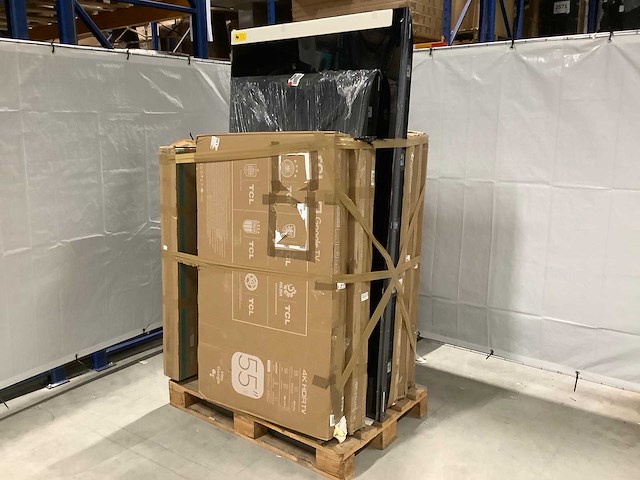 Pallet televisies retourgoederen - 8 items - afbeelding 1 van  8