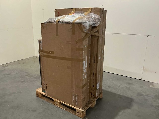 Pallet televisies retourgoederen - 8 items - afbeelding 1 van  8