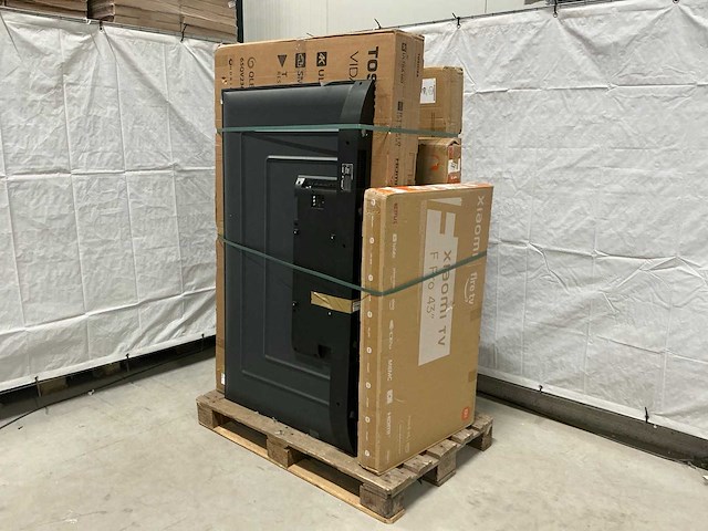 Pallet televisies retourgoederen - 9 items - afbeelding 1 van  9