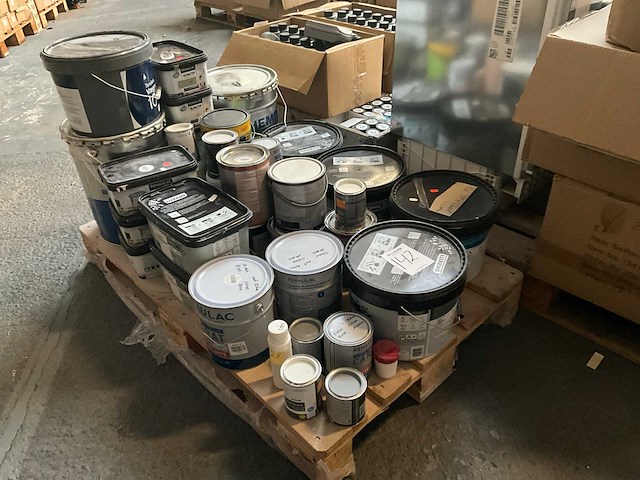 Pallet verf - afbeelding 1 van  9