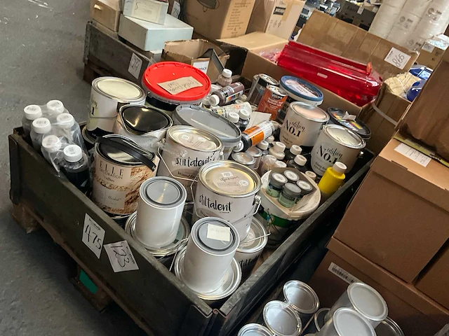 Pallet verf - afbeelding 1 van  8