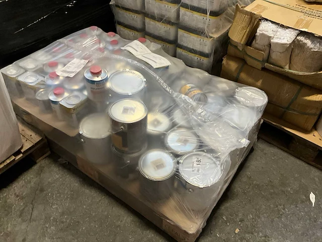 Pallet verf - afbeelding 1 van  7