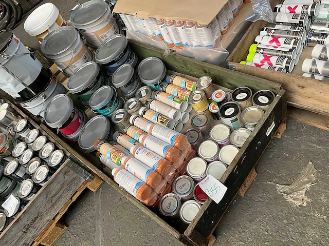 Pallet verf - afbeelding 1 van  8