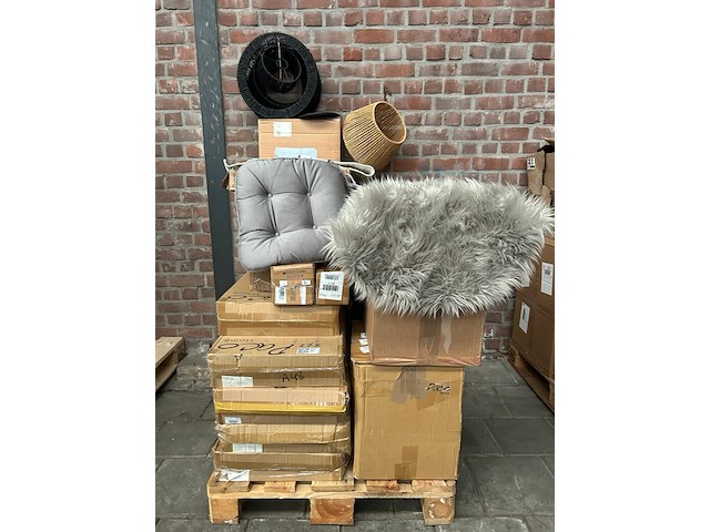Pallet verlichting en woonaccessoires ca. 27x, paco home - afbeelding 1 van  12