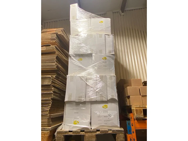 Pallet vol dozen a ca. 1000 deksels t.b.v. koffiebekers - afbeelding 1 van  3