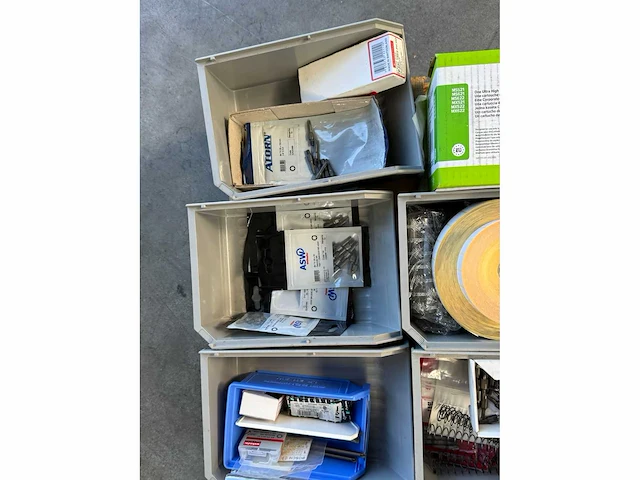 Pallet vol met bitjes van a merken - afbeelding 6 van  9
